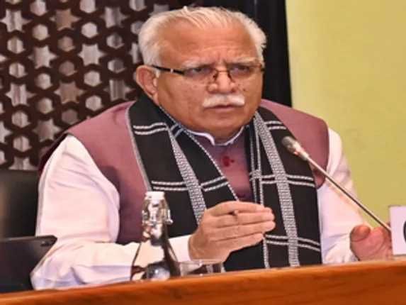 केंद्रीय मंत्री खट्टर ने किए रामलला के दर्शन, बोले- शायद ही इतने बड़े पत्थरों की नक्काशी का दुनिया में कोई मंदिर हो